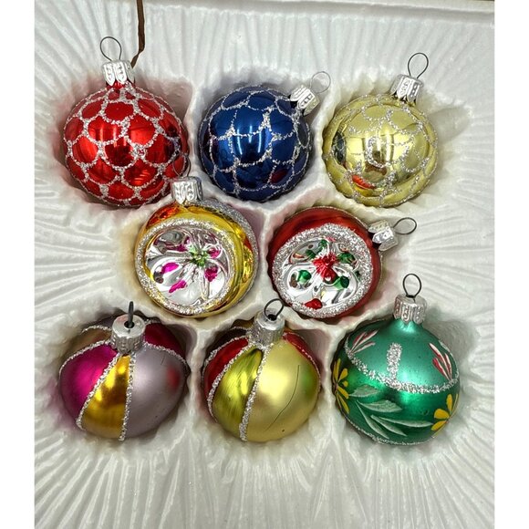 Hand-Decorated Glass Christmas Ornaments Box Set Of 8 With Glitter Accents & Fes - Picture 1 of 7
